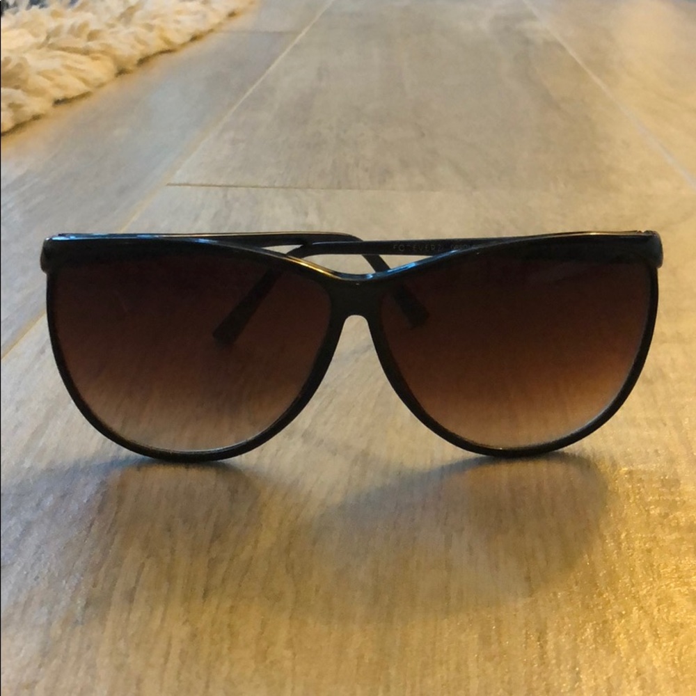 Black sunglasses